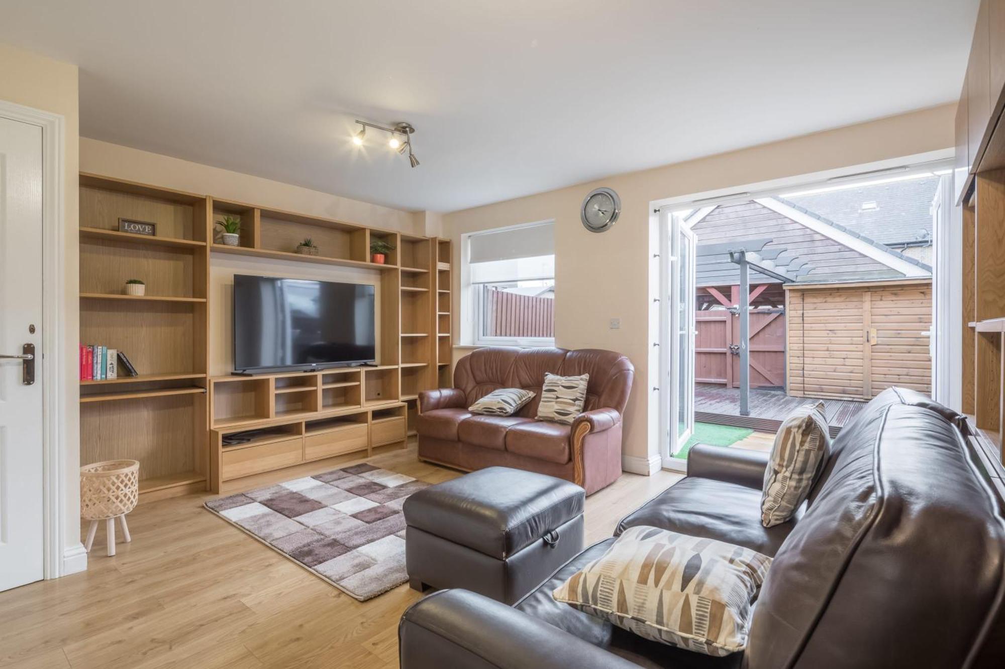 Modern And Comfy 3 Bed House