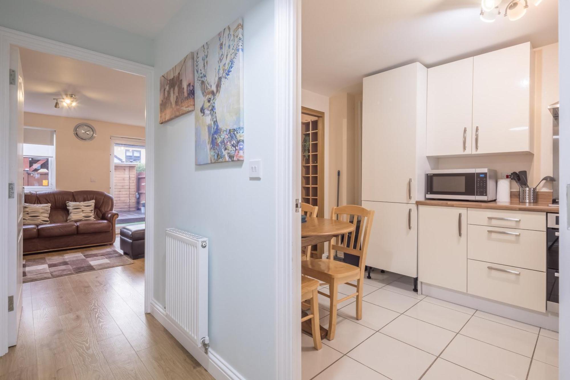 Modern And Comfy 3 Bed House