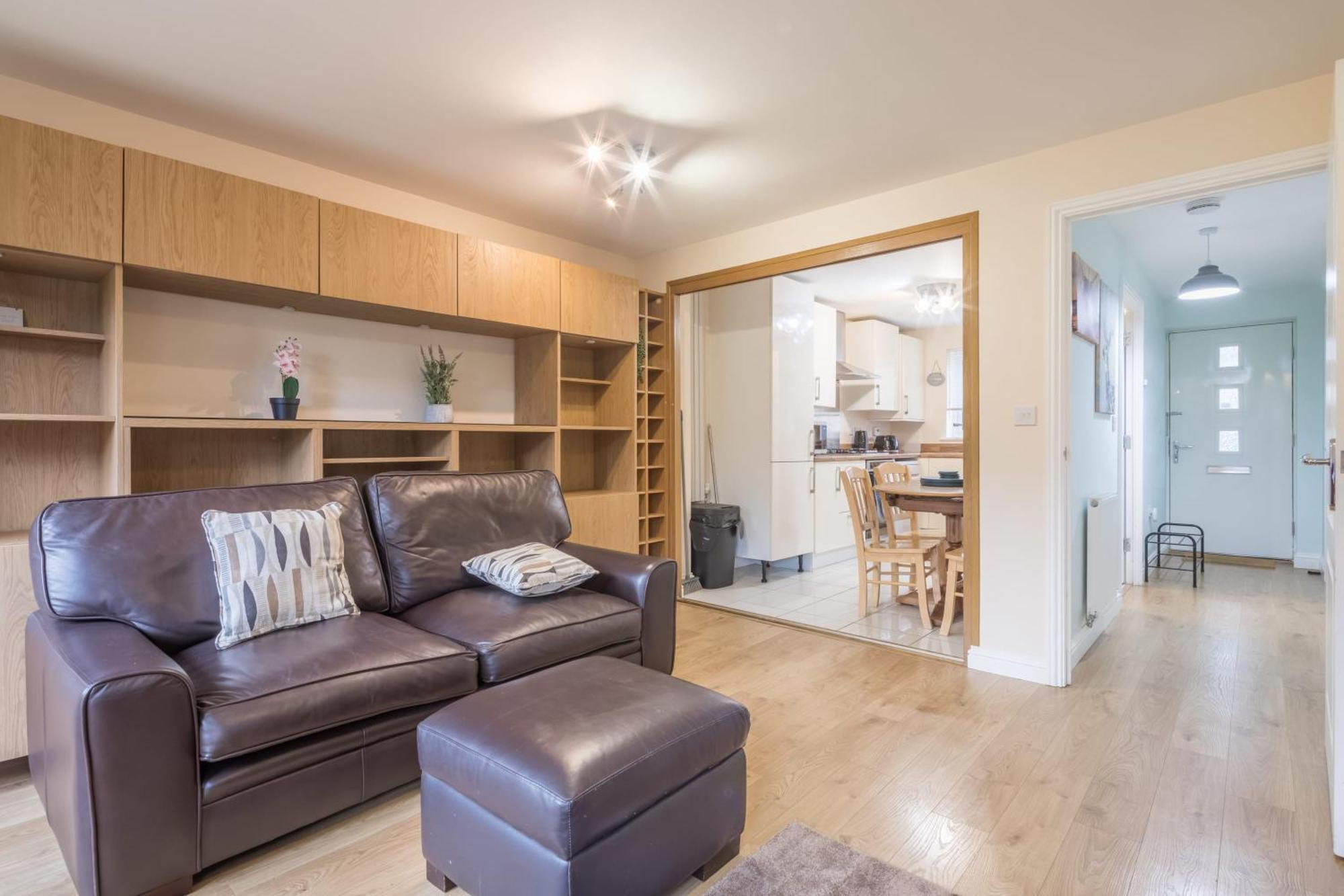 Modern And Comfy 3 Bed House *